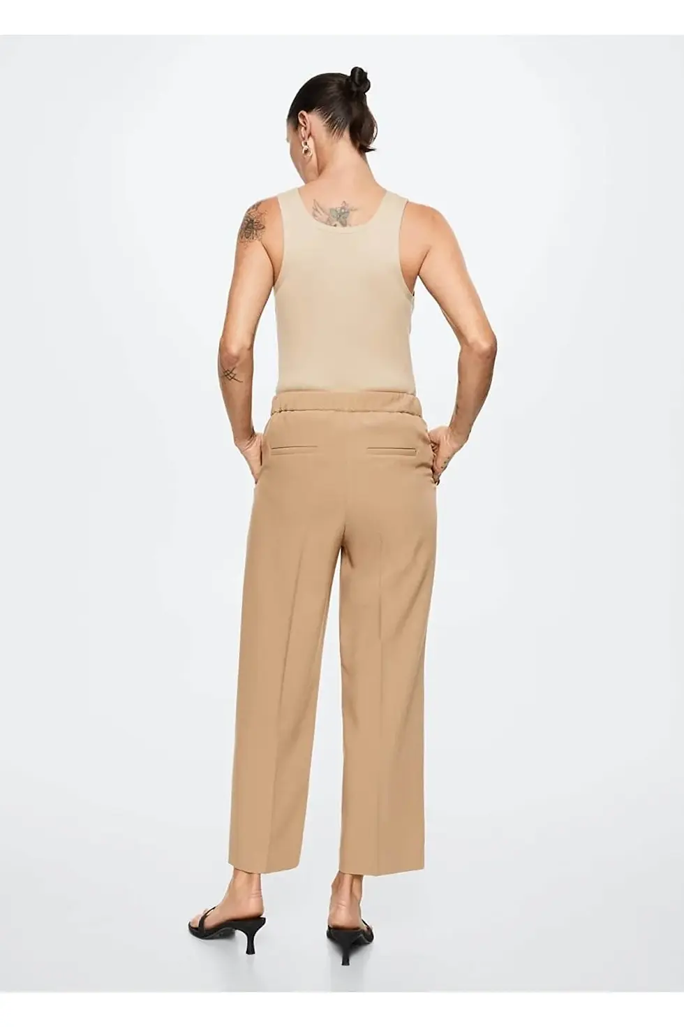 Миниатюра: Mango Kısa Paçalı Düğmeli Pantolon