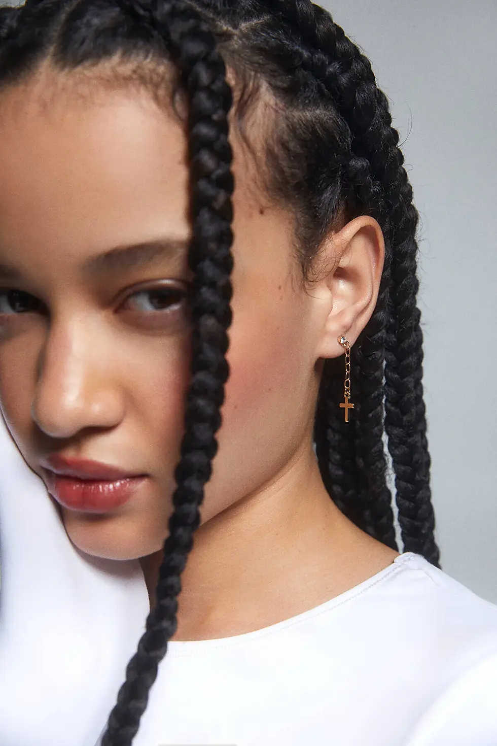 Thumbnail: Pull & Bear 8’li sembollü ve parlak taşlı küpe seti