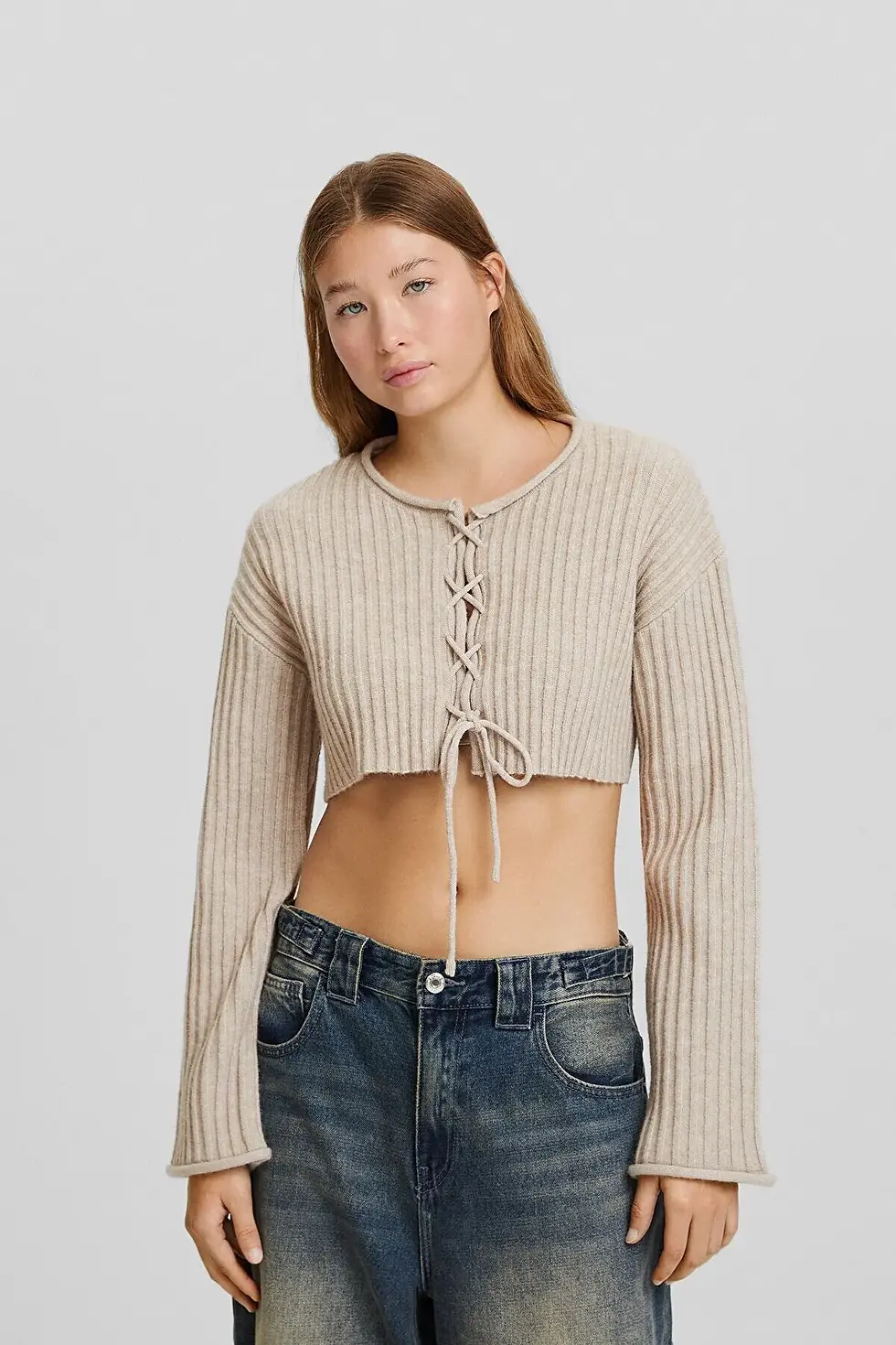 Thumbnail: Bershka Bağcıklı crop fitilli triko hırka