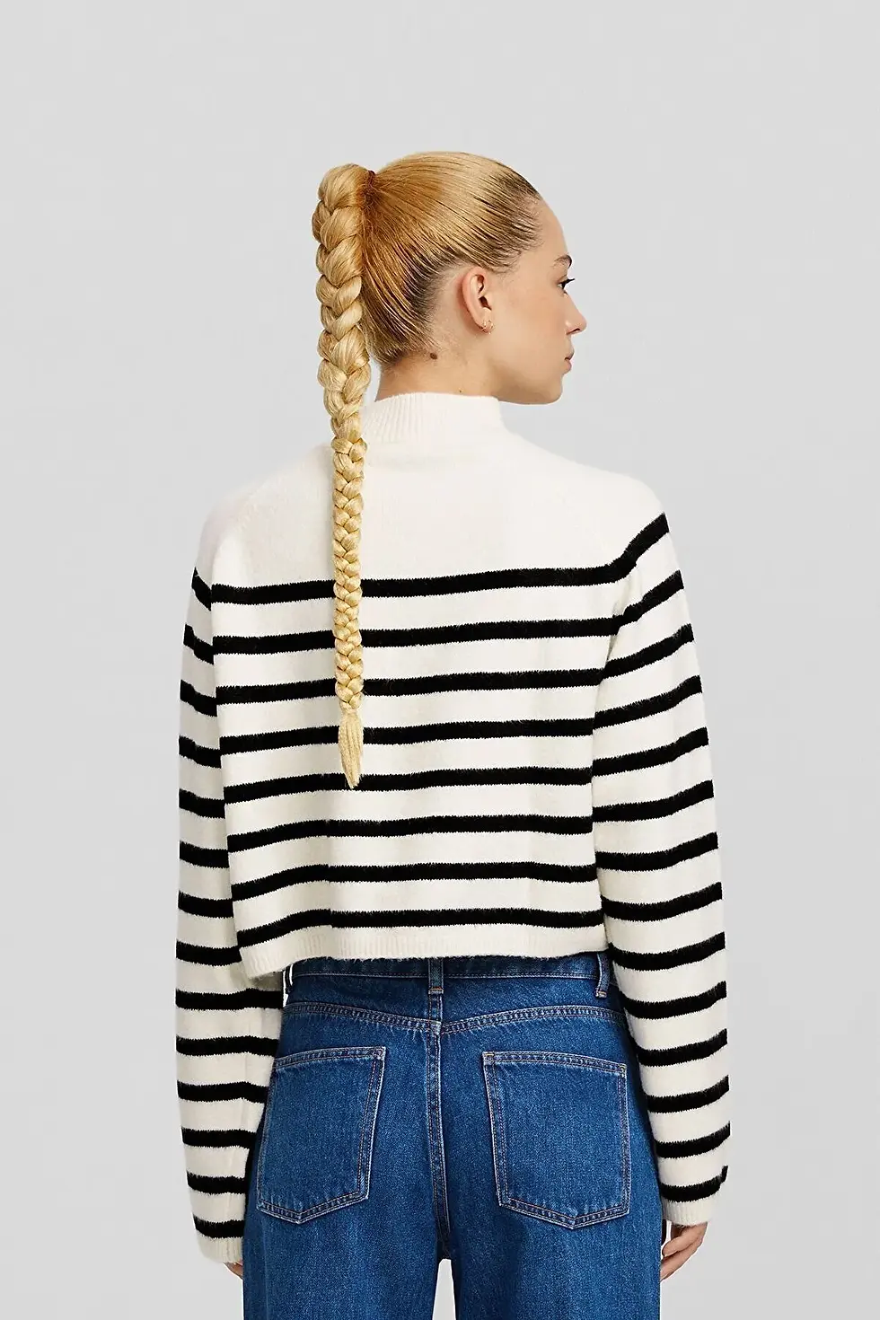 Thumbnail: Bershka Dik yaka kare kesim kazak