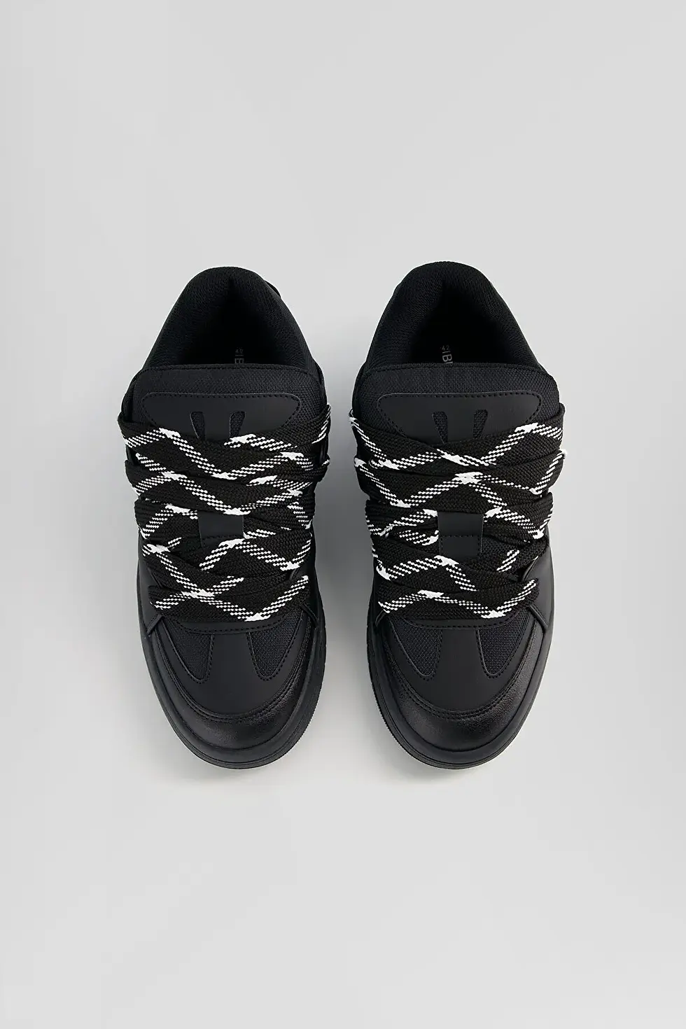 Thumbnail: Bershka Erkek kalın tabanlı skater spor ayakkabı