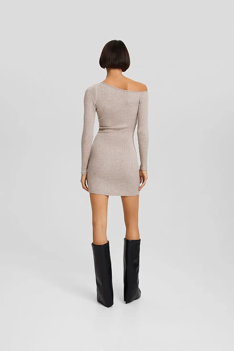 Thumbnail: Bershka Asimetrik yaka uzun kollu triko mini elbise