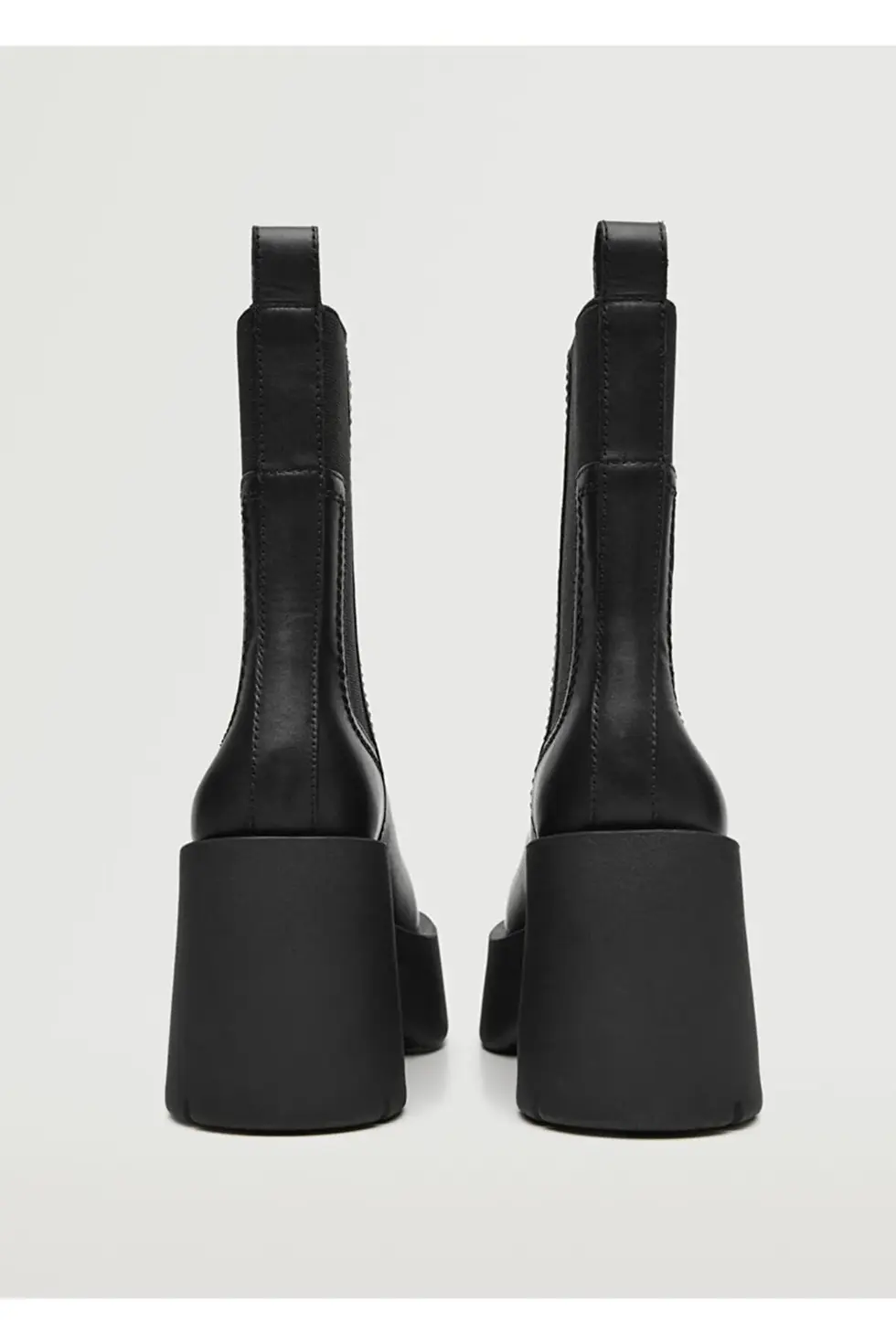 Thumbnail: MANGO Topuklu Deri Yarım Bot