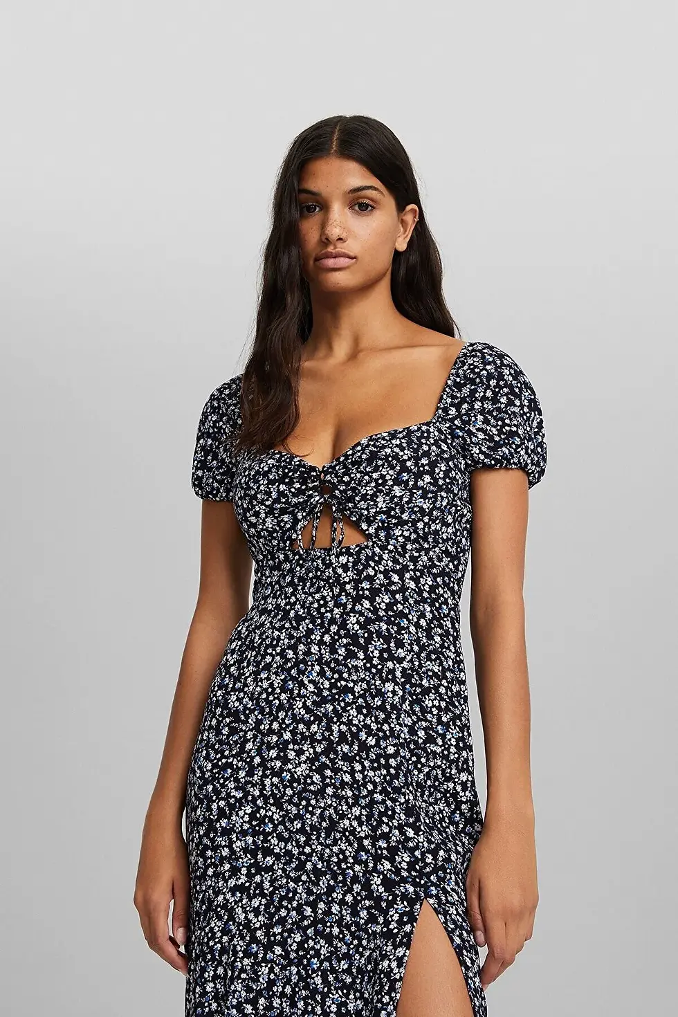 Thumbnail: Bershka Kısa kollu pencere detaylı desenli midi elbise