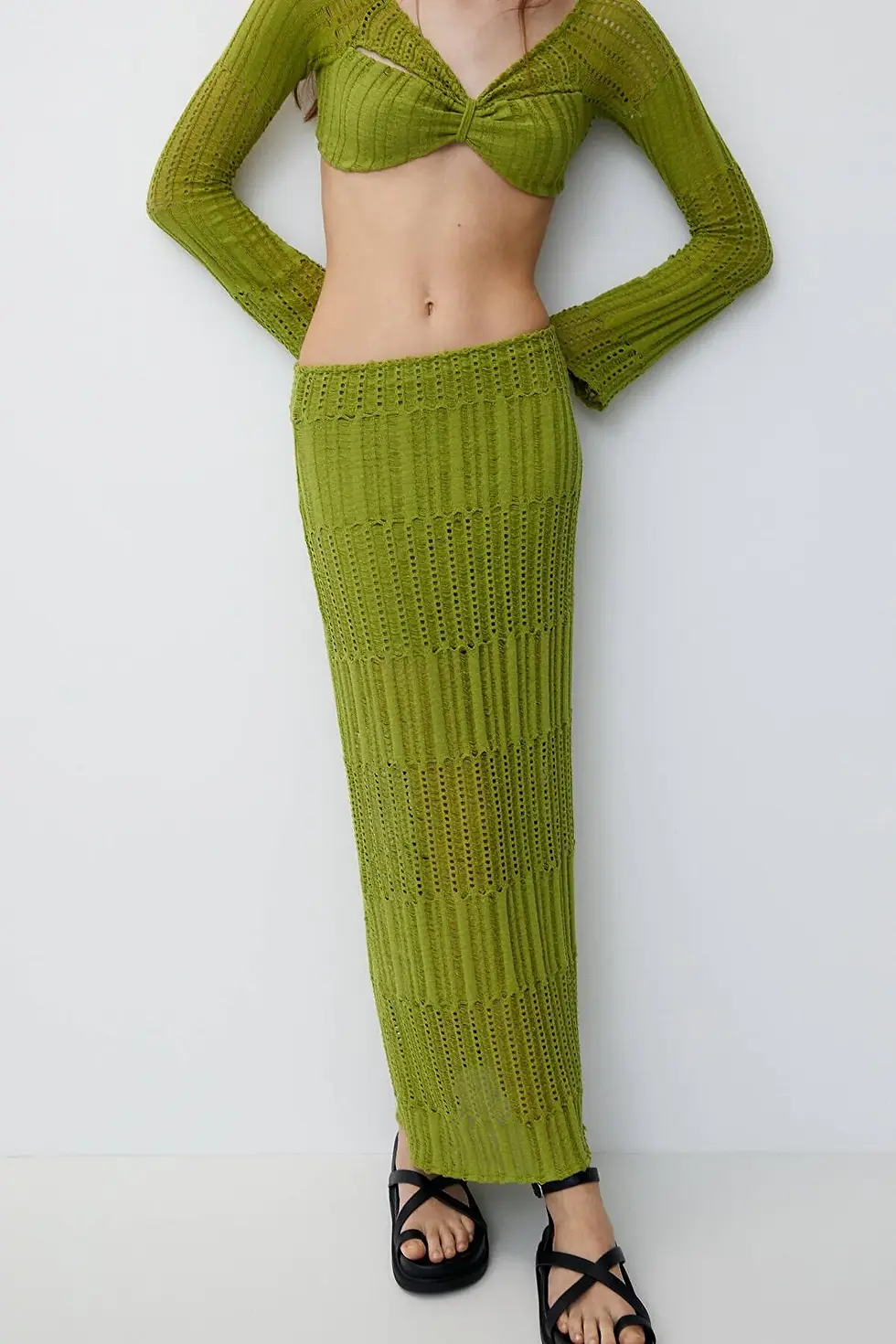 Thumbnail: Pull & Bear Uzun ajurlu etek