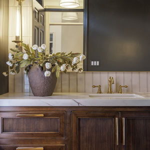 Modern Bathroom Elegance