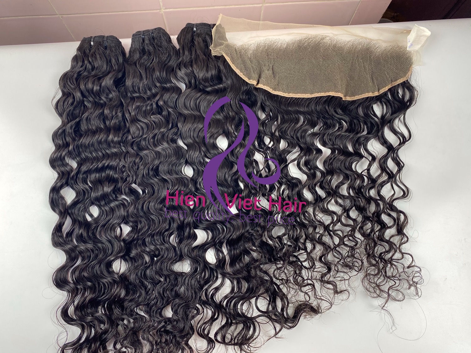 Big curly hair bundles with matching 13x4 lace frontal - 100% human hair 