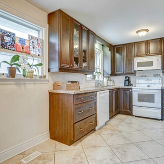 27 Castle Green Cres, Toronto, ON