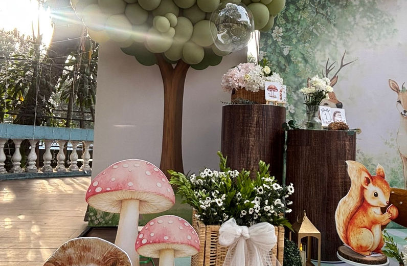 Woodland balloon tree decor for forest theme birthday in Bangalore