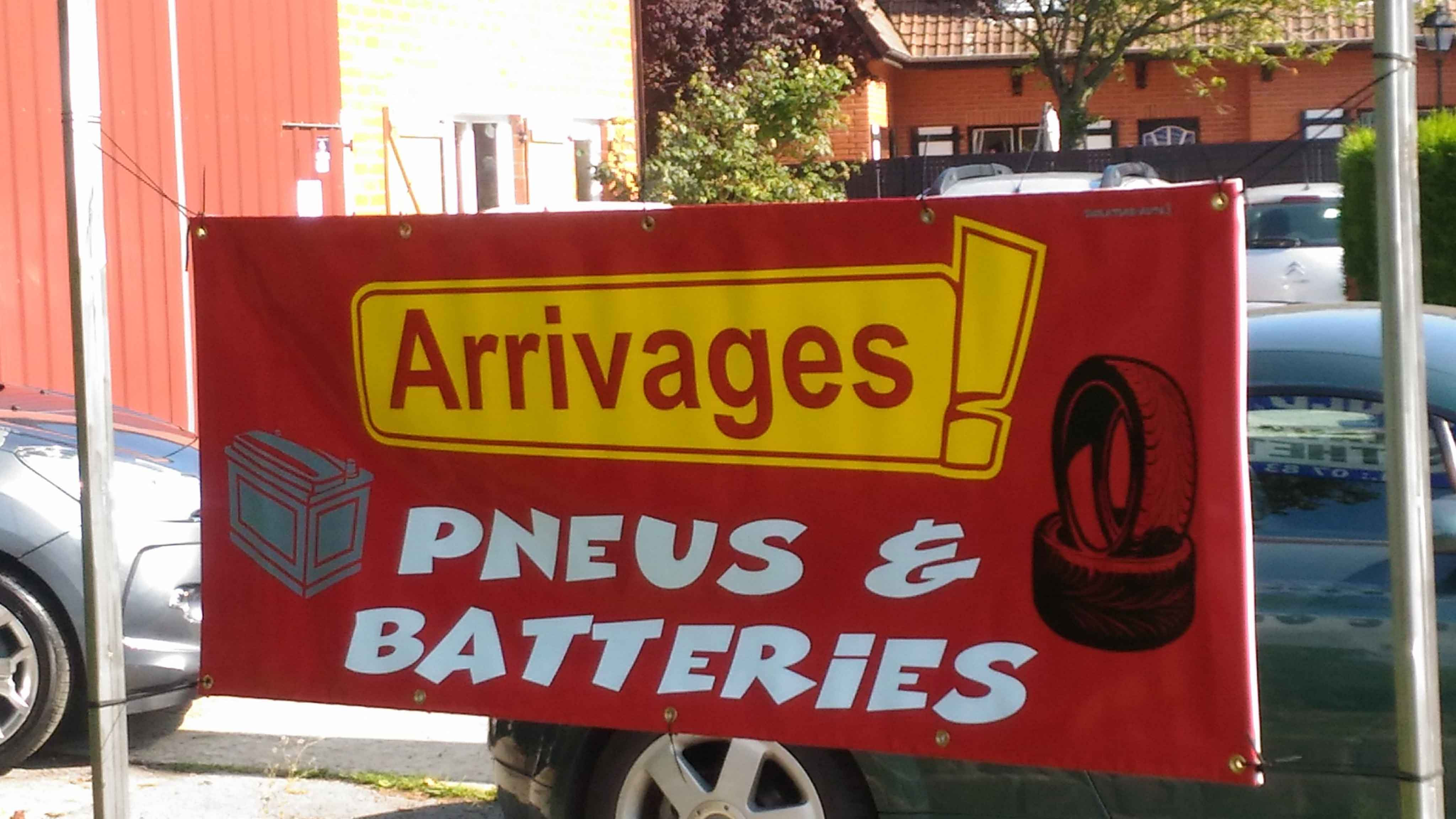 Banderole "Arrivage Pneus"