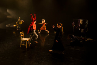 "A witty triumph" - reviews of SPEKTAKEL