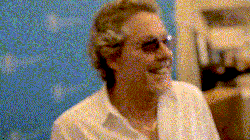 imageedit_26_9467544607.gif