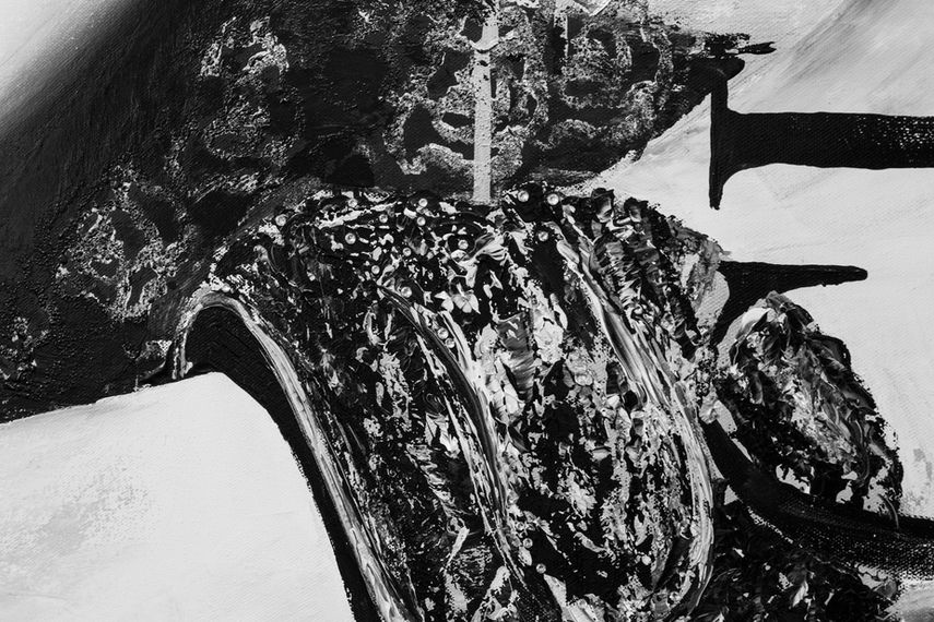 Marlene Dietrich eine Ikone des alten Hollywoods abgebildet in Schwarz Weiss. Veredelt mit Kristallen. Portrait im Popart Stil. Typischer Augenaufschlag.