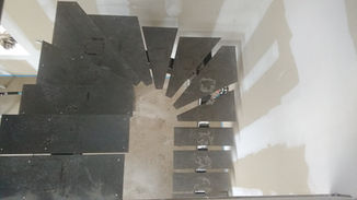 Escalier deux quarts tournant, marches balancées