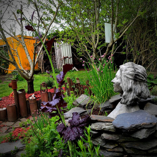 Kunst schilderijen beelden kleurstof atelier tentoonstelling zomer bar toonbaar