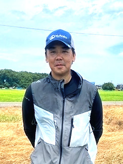 自己紹介写真_左右田隊員_edited.jpg