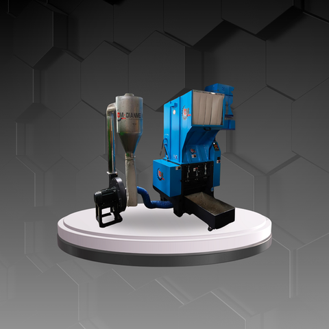 Molino granulador de plástico de gran tamaño en color azul. Equipo diseñado para la reducción de tamaño de residuos con alto rendimiento.