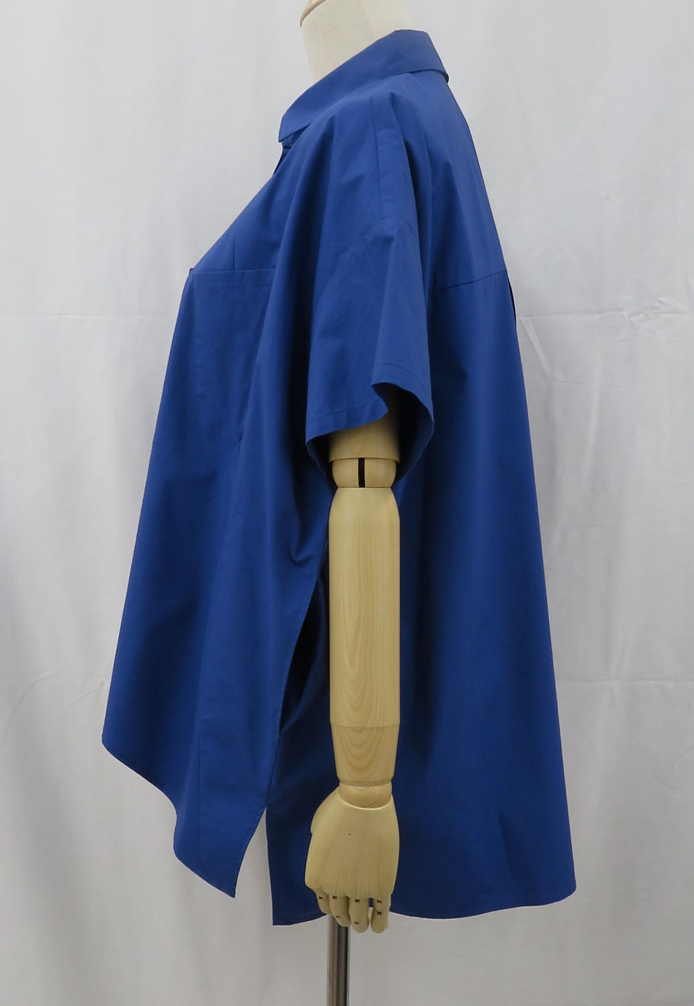 サムネイル： アシンメトリーシャツ