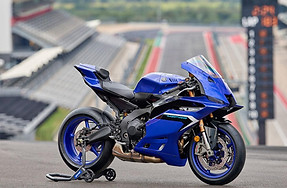 2025_YZF-R9_DPBMC_AUS_STA_002_edited.jpg