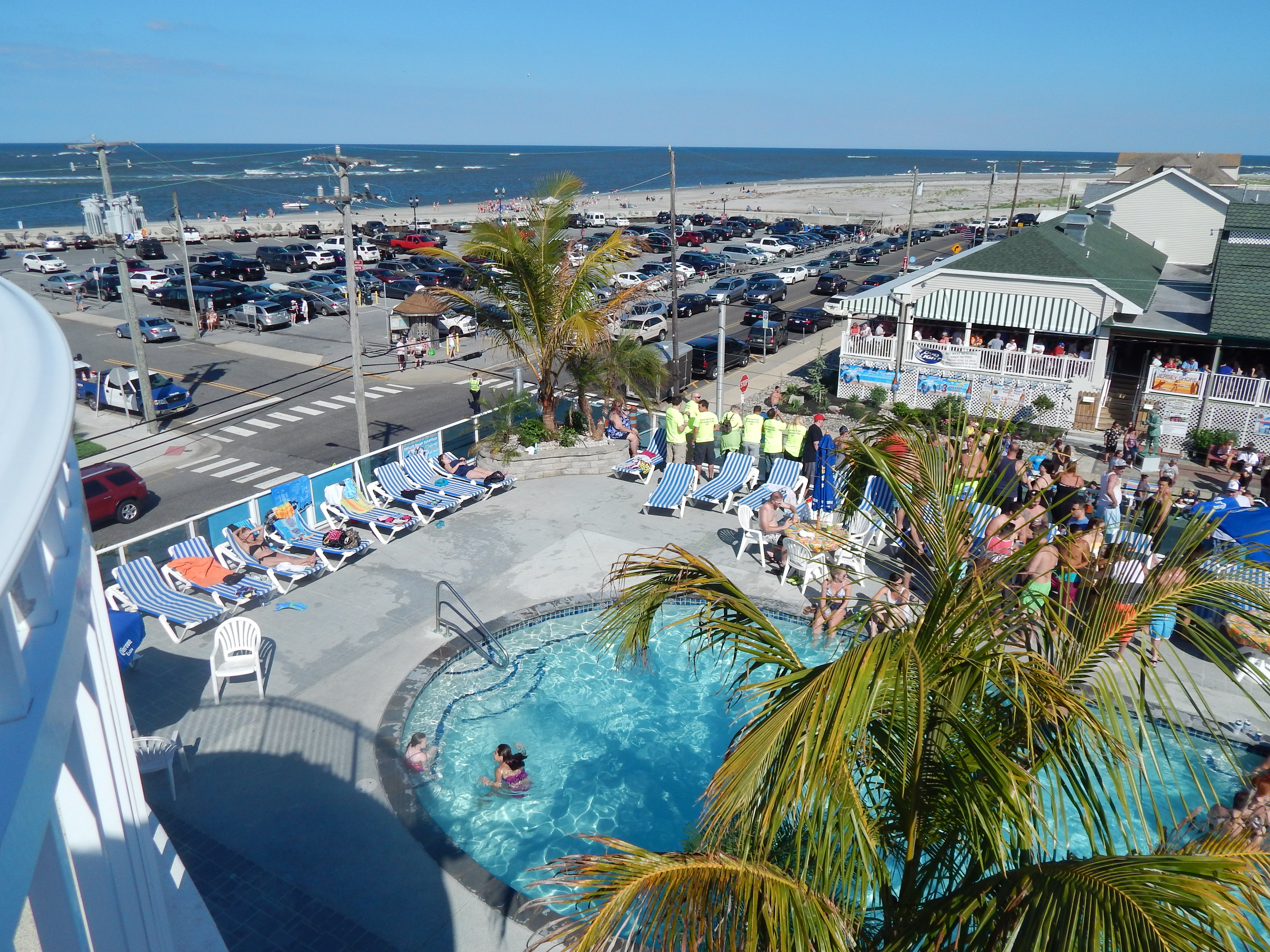 Champagne Island Resort | Wildwood NJ Hotel-Motel Vacation Rental