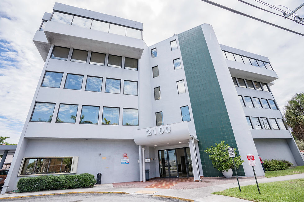 CindyPalmettolakesSurgerycenter-1.jpg