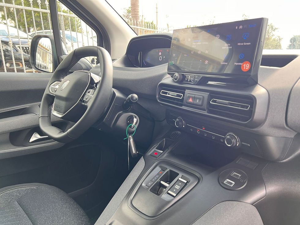 Miniatura: NEW PEUGEOT RIFTER ALLURE EAT8