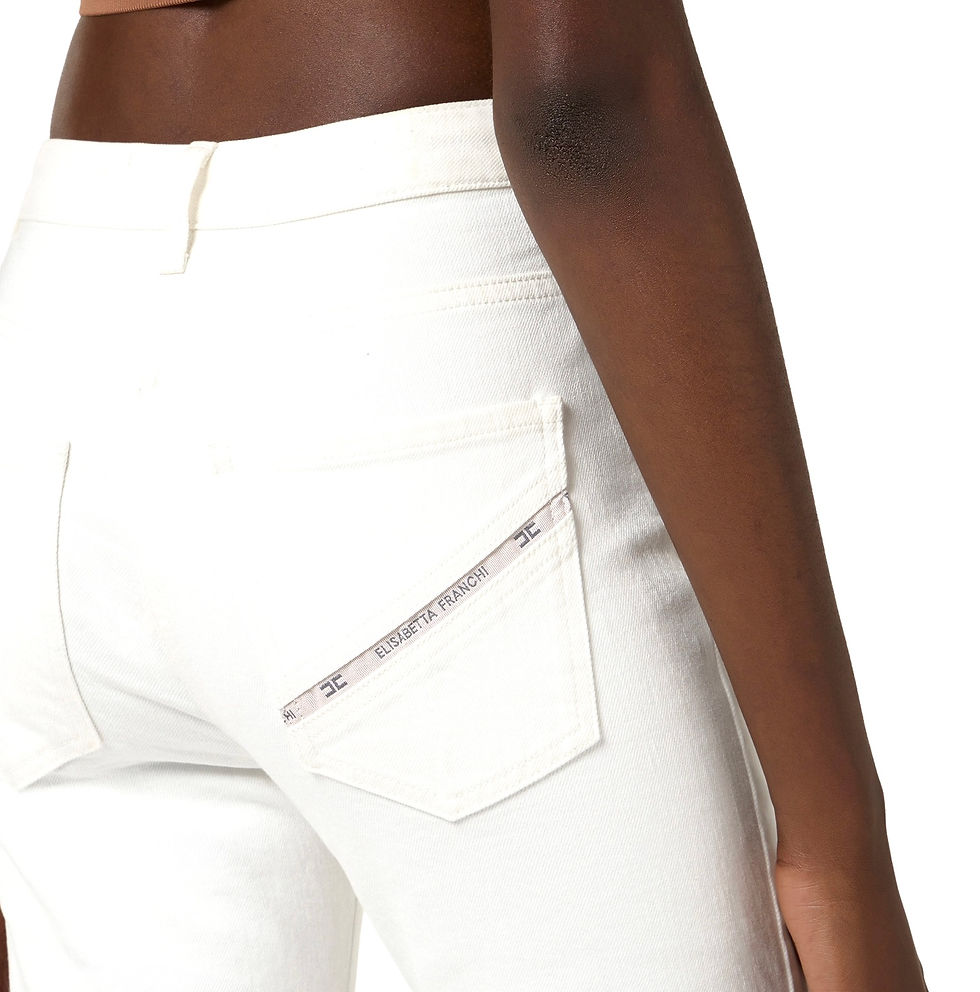 Thumbnail: Jeans skinny con lucchetto gioiello