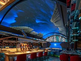 quintoelemento celebra un Halloween de infarto: noche de miedo bajo las estrellas.