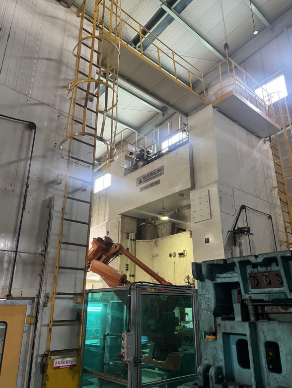 Thumbnail: IMT2711 - Used Ssangyong & Hyundai Tandem Line