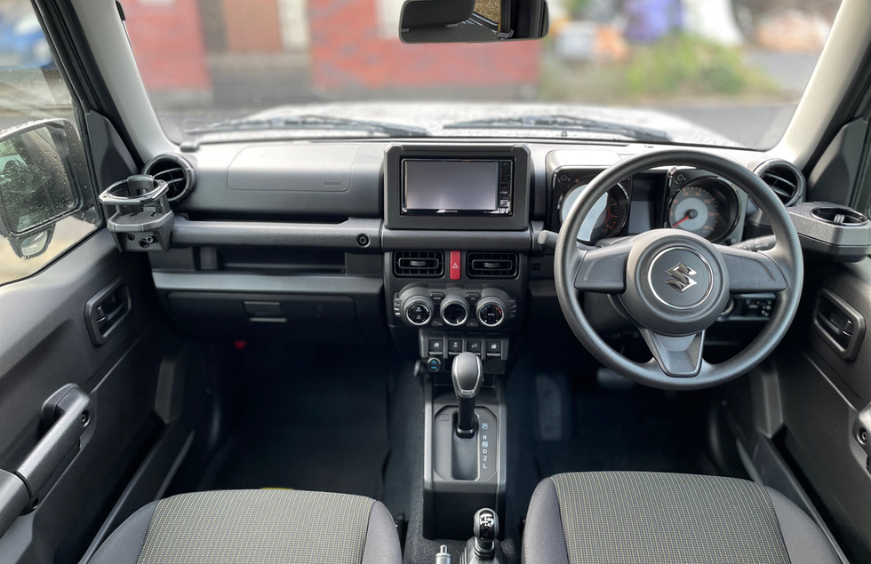 ジムニーJB64前席画像