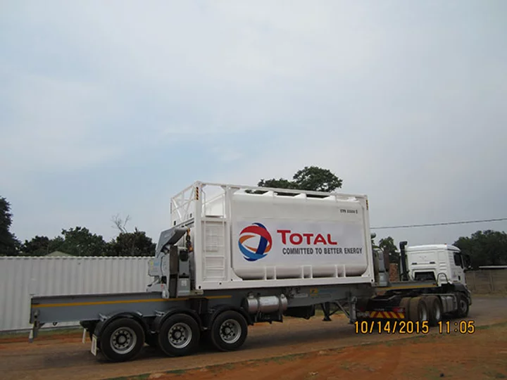 container-lock tanks7