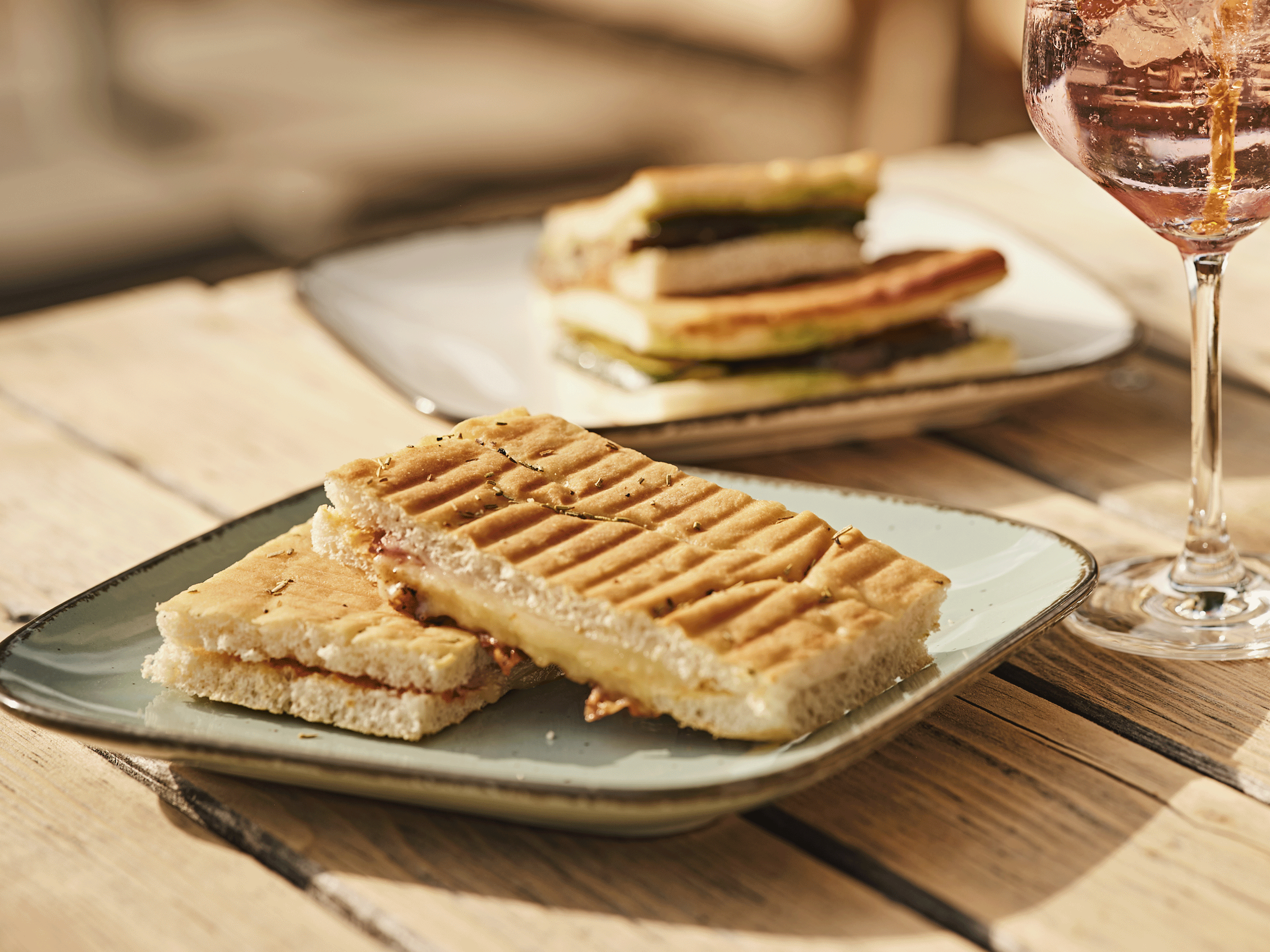 20210907_HECHT_SONNE_GIF-toast-web.gif