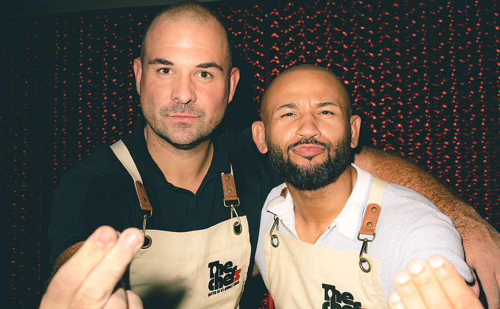 Dennis Kunze Craig Taylor in Schürze