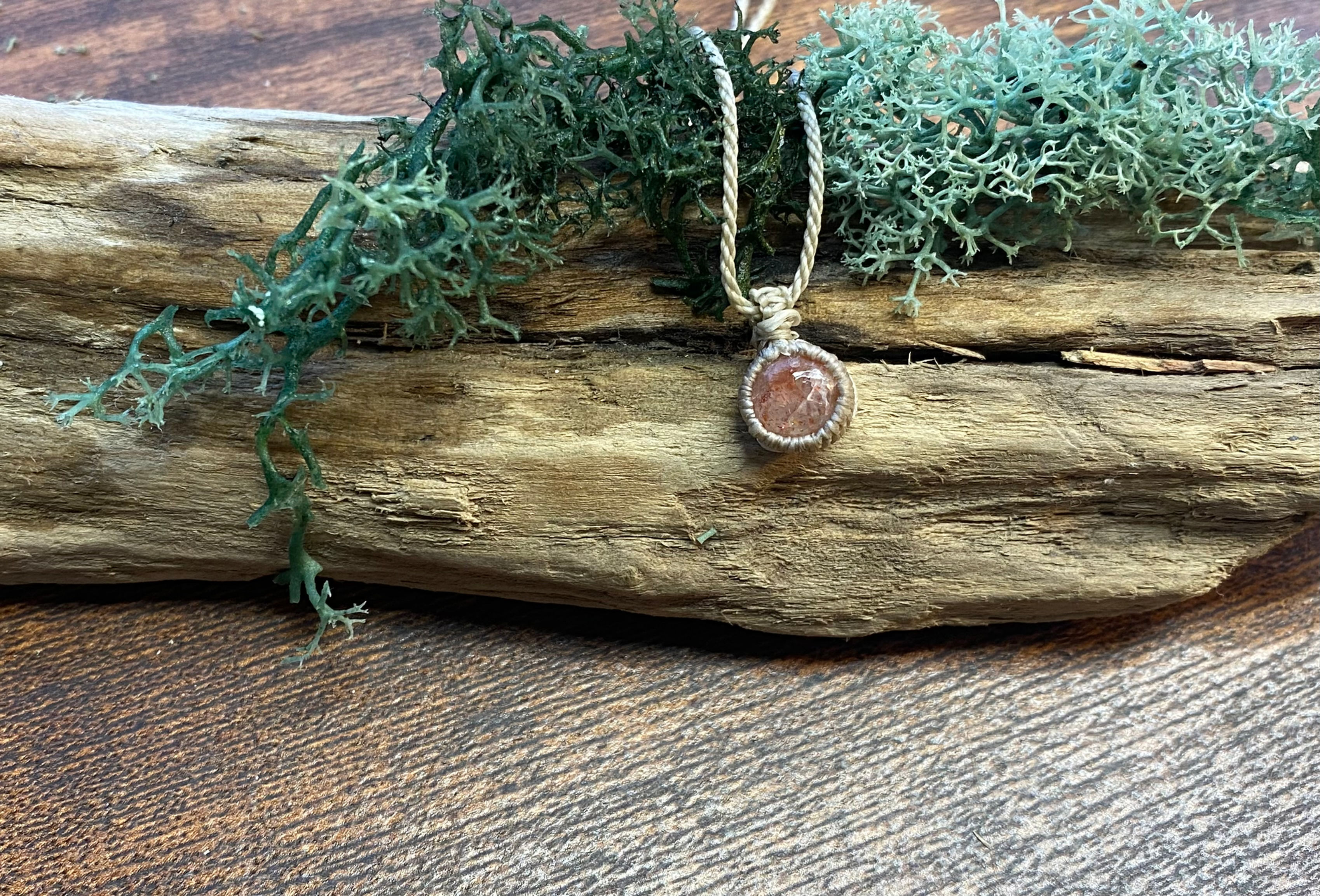 サンストーン タイニー マクラメネックレス Sunstone Tiny Macrame Necklace (MS0006)