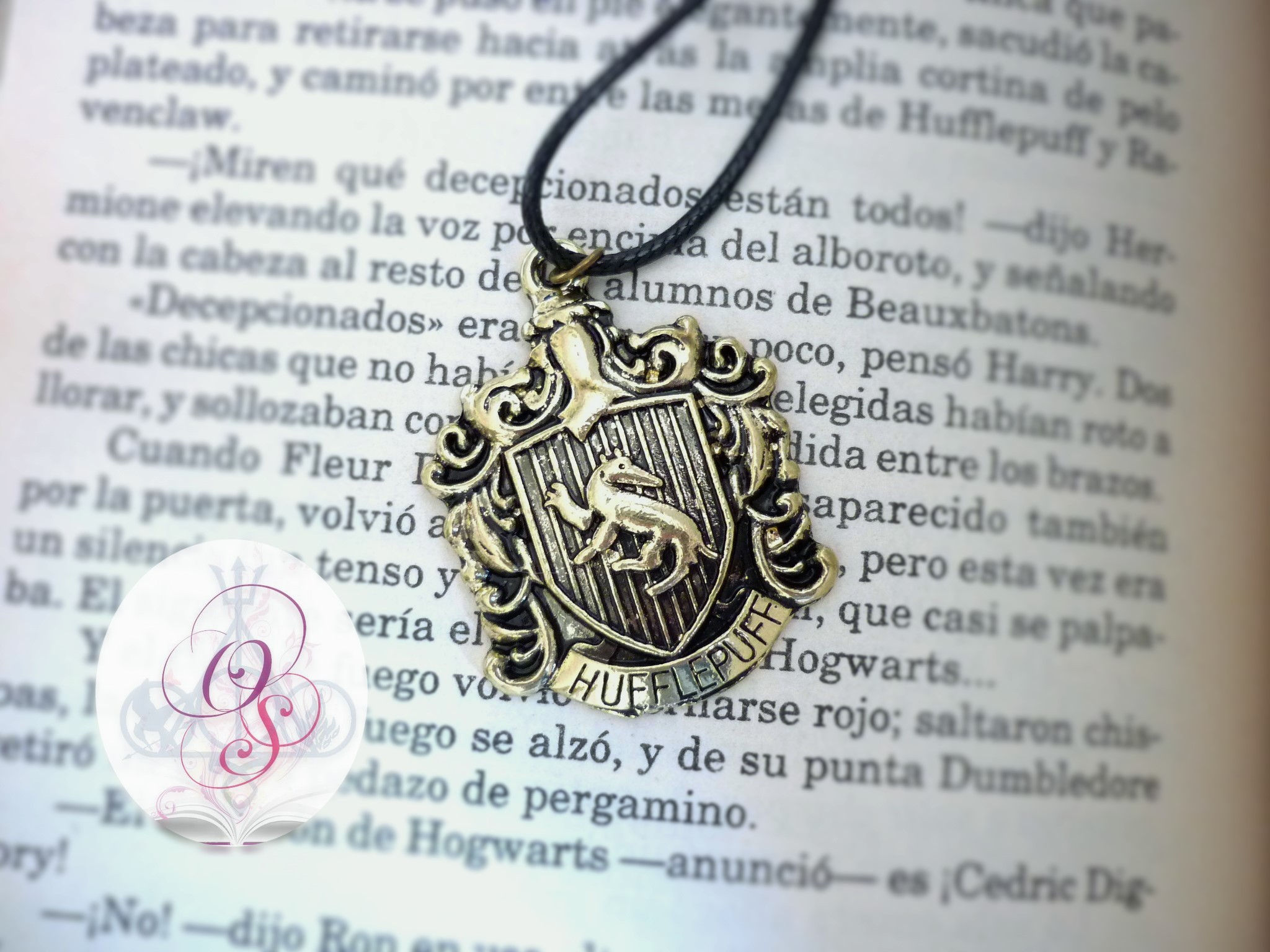 COLLAR ESCUDO HUFFLEPUFF