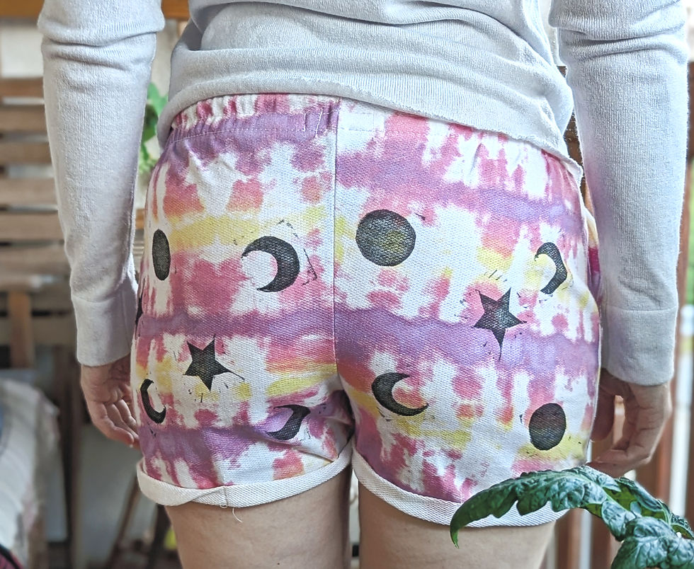 Miniaturbild: Reworked Stoff Shorts Sonne Mond und Sterne