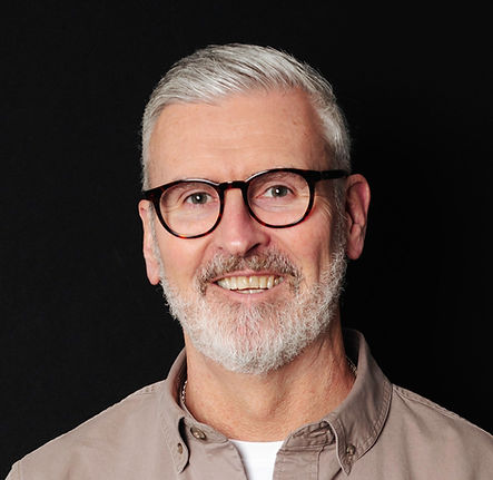 5E8A2274-Edit darren barrett smaller square (1).jpg