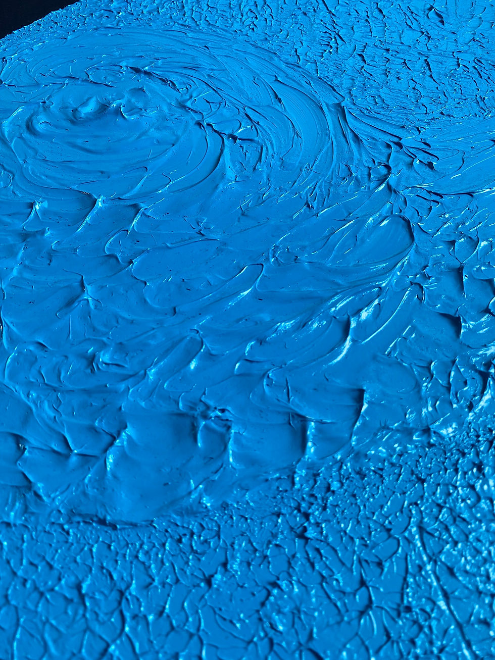 mono cyan upclose