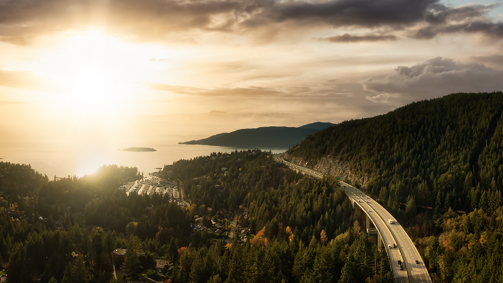 Wide angle view of Horseshoe Bay from the mountain side