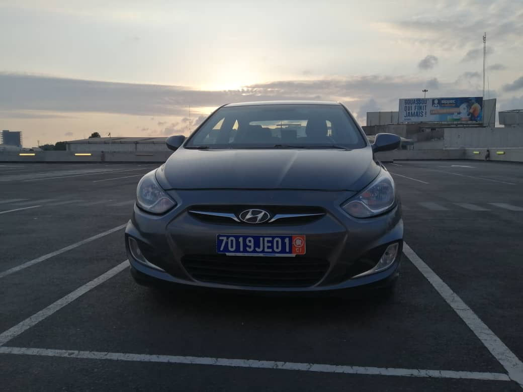 Hyundai accent 2012