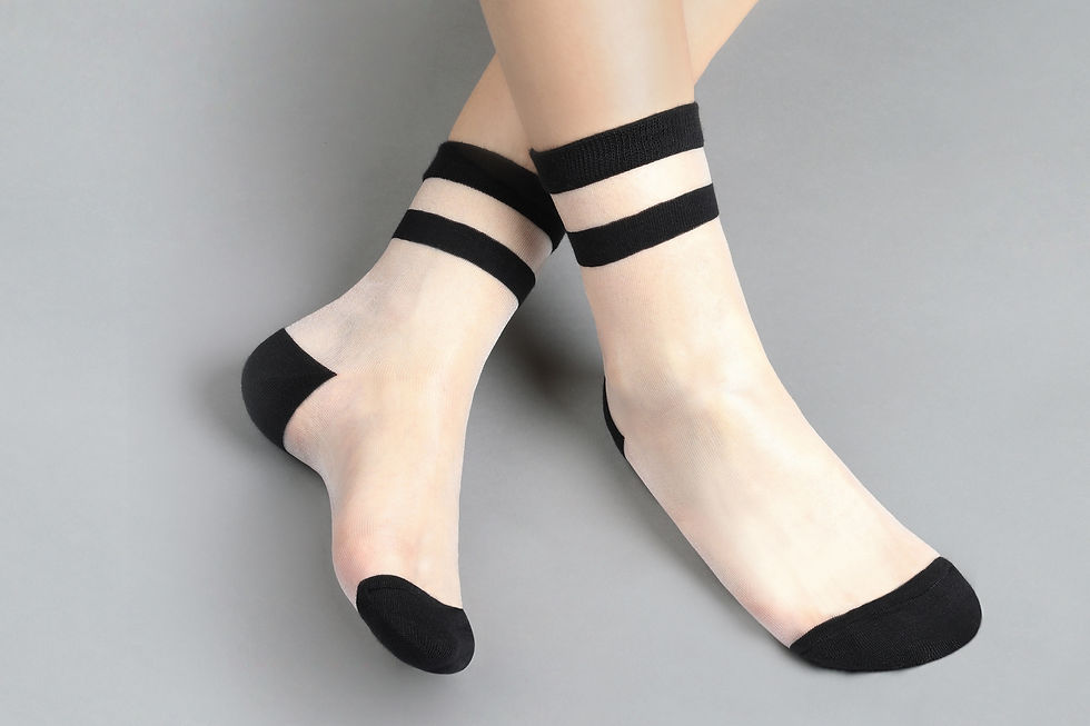 chaussette noire et blanche