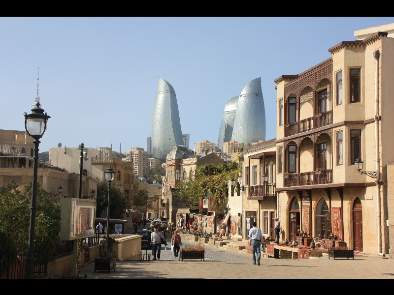 y2013100622baku.jpg