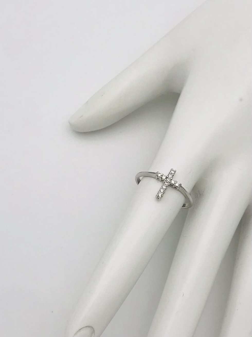 Thumbnail: 14kt White Gold .15pts Diamond Cross Ring