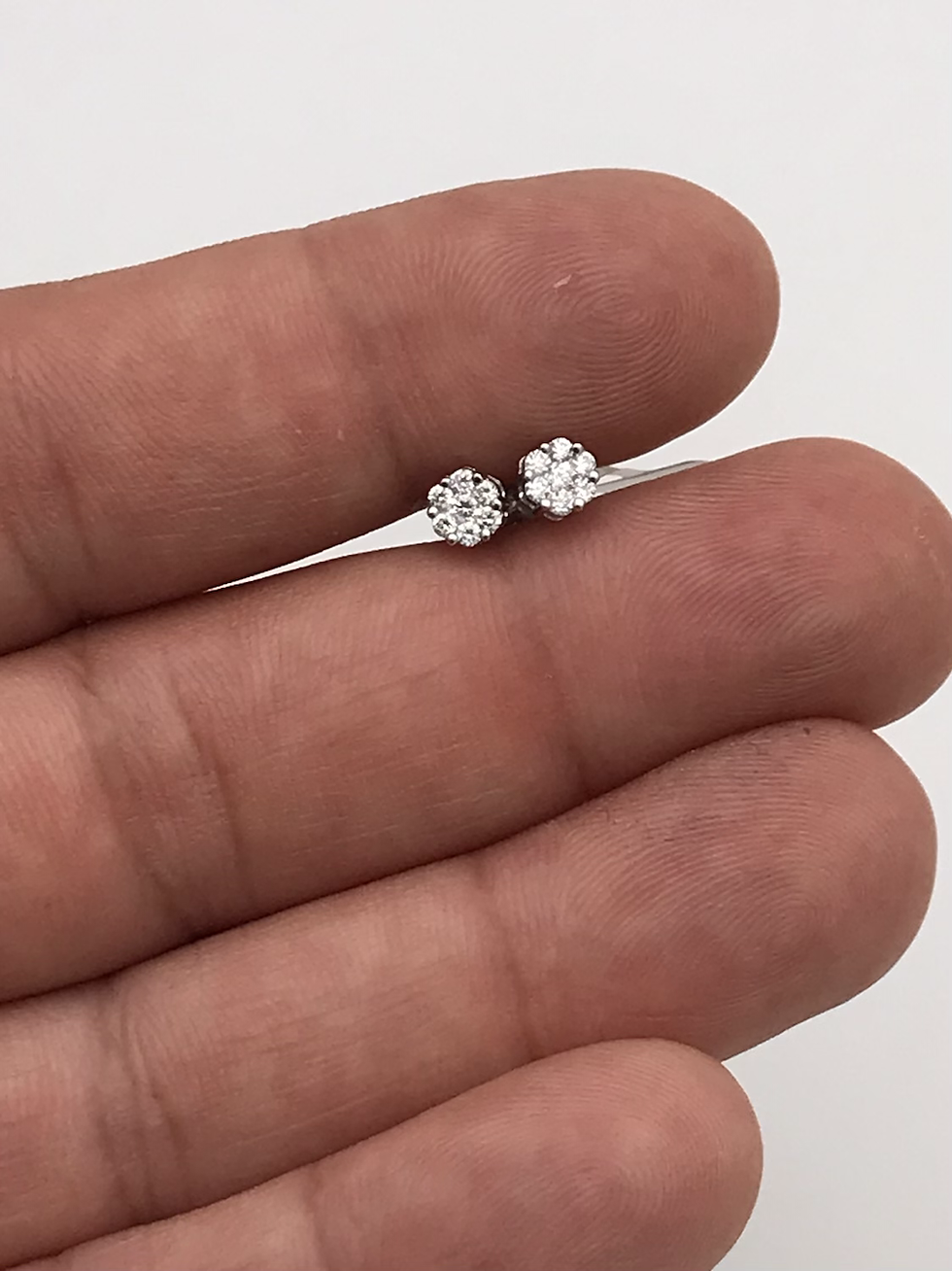 Thumbnail: 14kt White Gold 0.23pts(tw) Genuine Diamond Earrings 