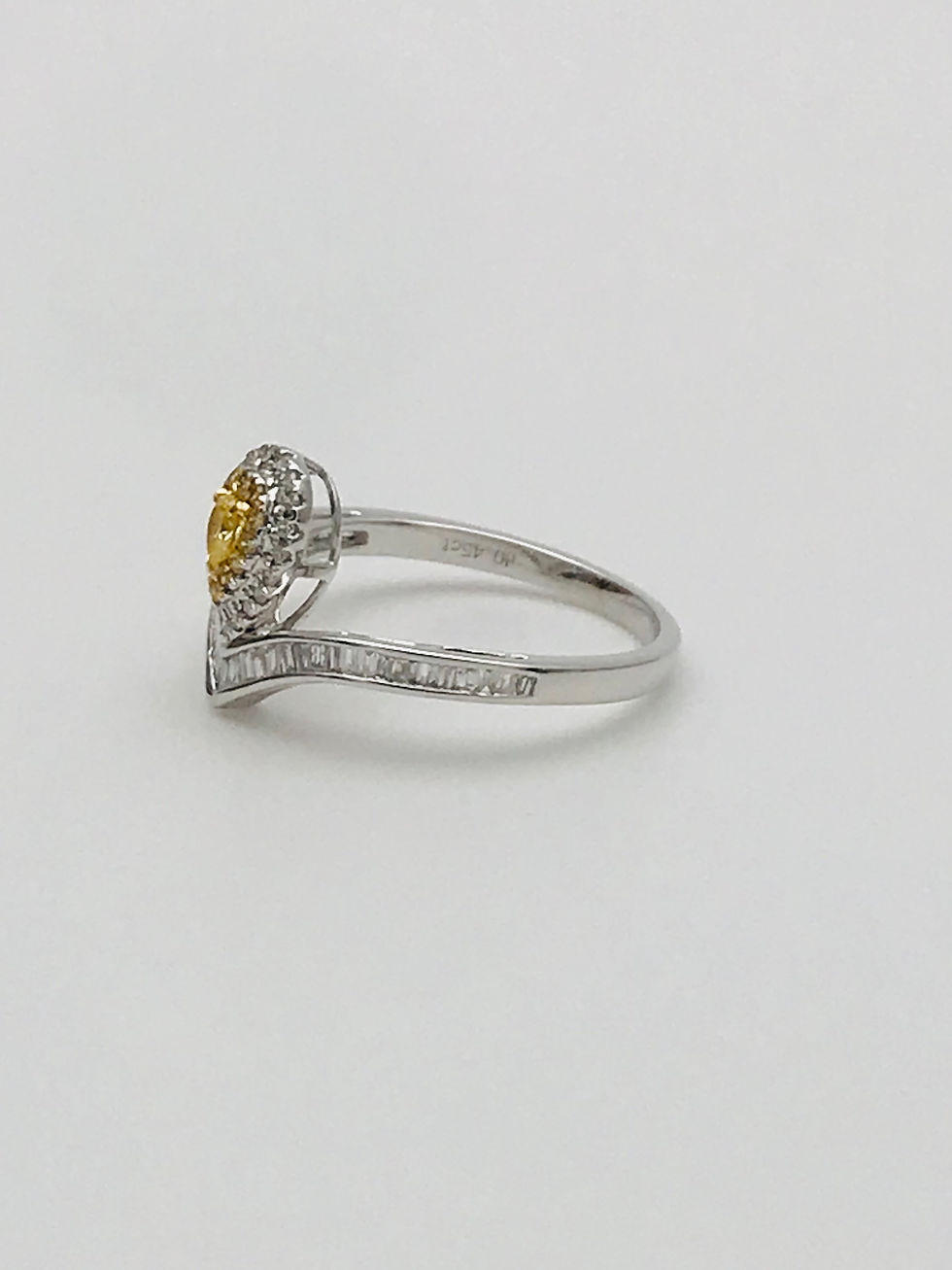 Thumbnail: 750/18k White Gold .45cts(tw) Natural White/Yellow Diamond Ring 6.25