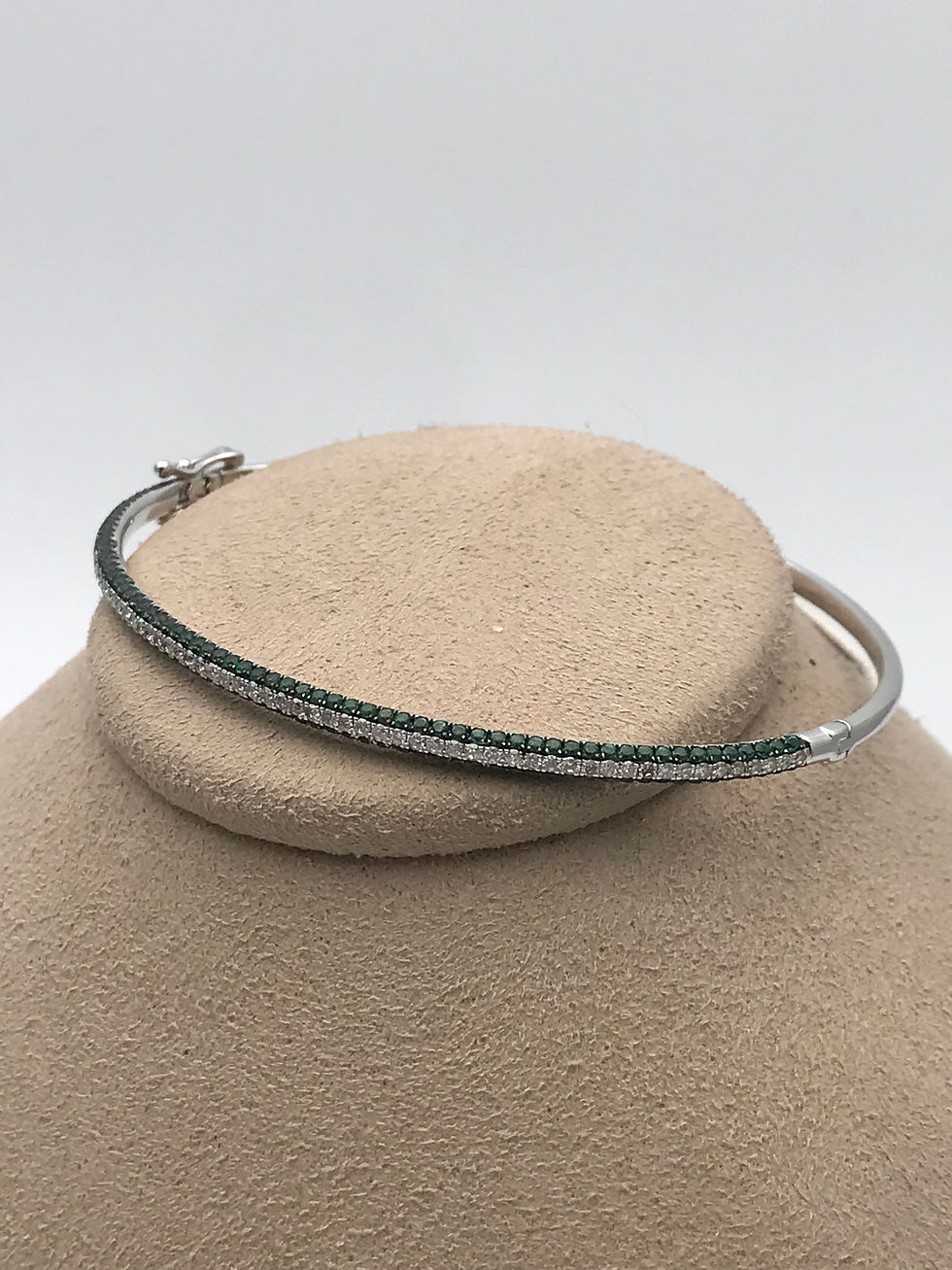 Thumbnail: 750/18k White Gold 1.80cts(tw) Natural Diamond/Tsavorite Bangle Bracelet 6.75”