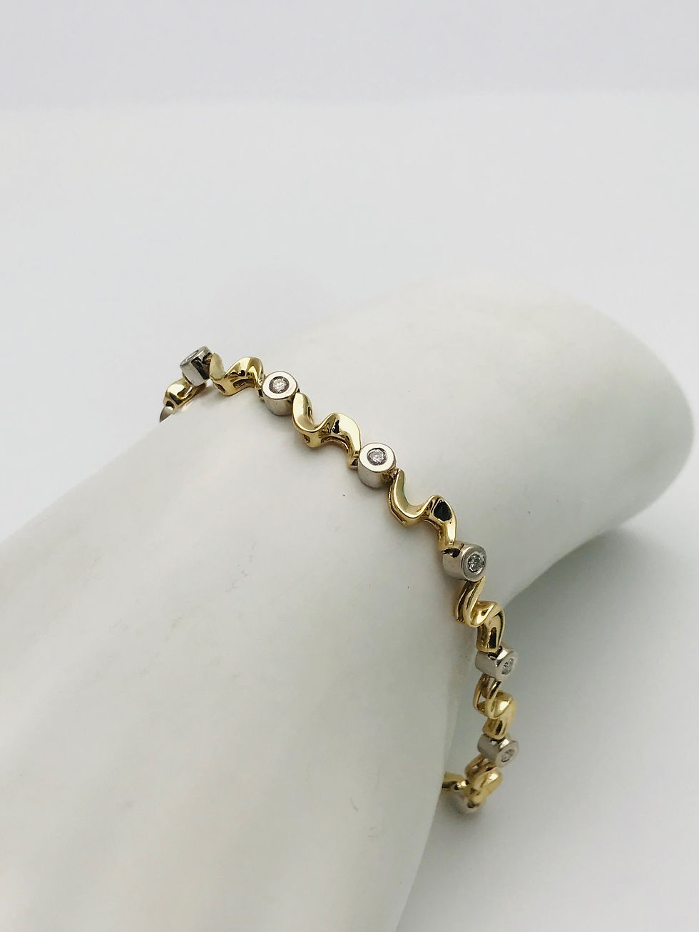 Thumbnail: 14kt TwoTone .40pts(tw) Natural Diamond Fancy Wave Tennis Bracelet 6.75”