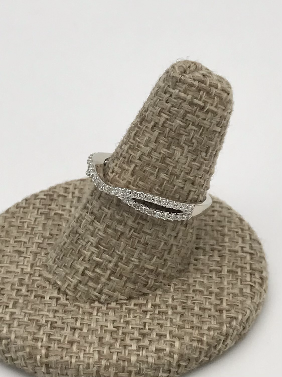 Thumbnail: 10kt WhiteGold .40pts(tw) Genuine Diamond Band