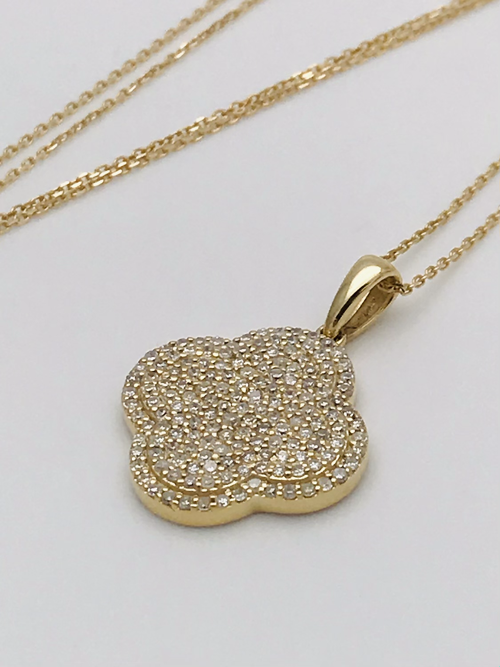 Thumbnail: 14kt Yellow Gold .75ct(tw) Diamond Clover Necklace 