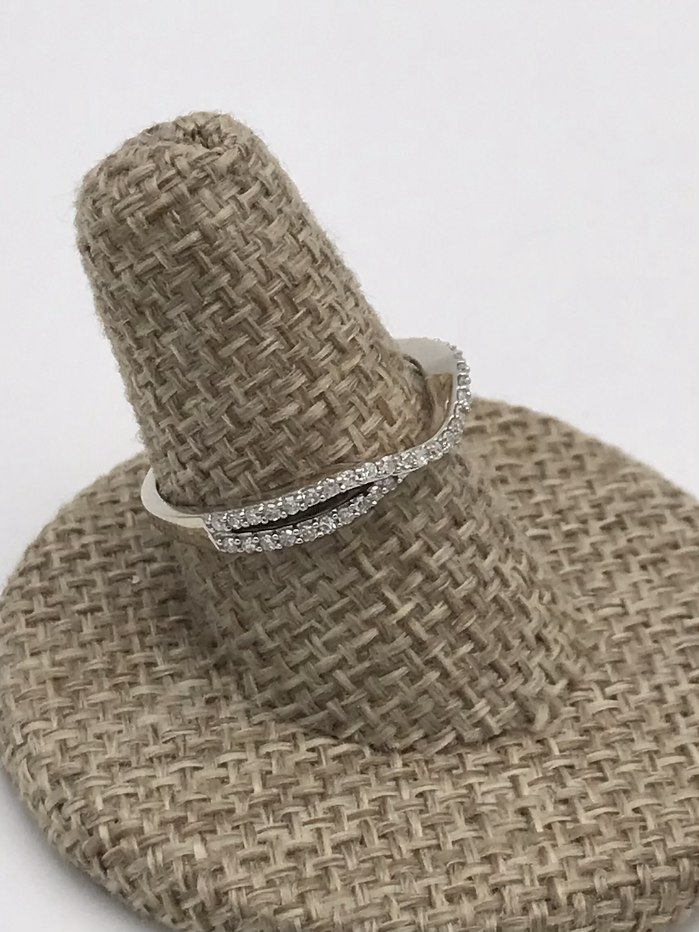 Thumbnail: 10kt WhiteGold .40pts(tw) Genuine Diamond Band